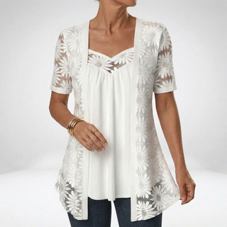 Prudence™ — Blouse blanche dentelle manches courtes élégance féminine